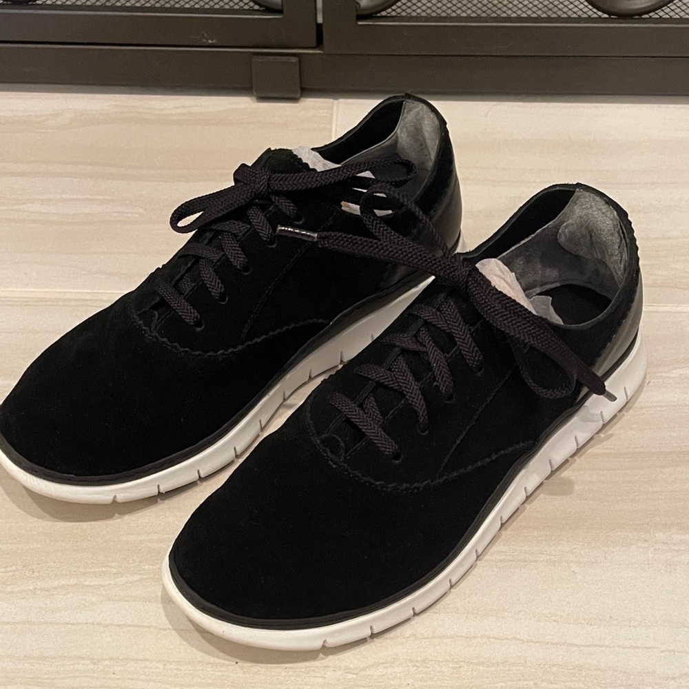 Vionic Black Women's Sneakers